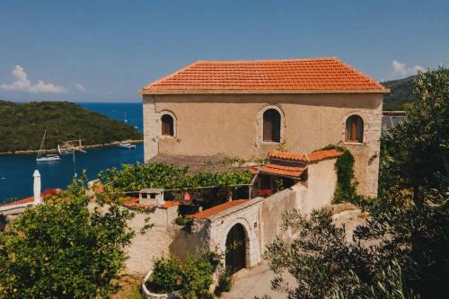 Sivota House | ΙΩ παραδοσιακή κατοικία στα Σύβοτα