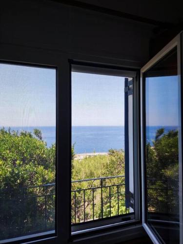Ikaria House | Μπλέ σπίτι
