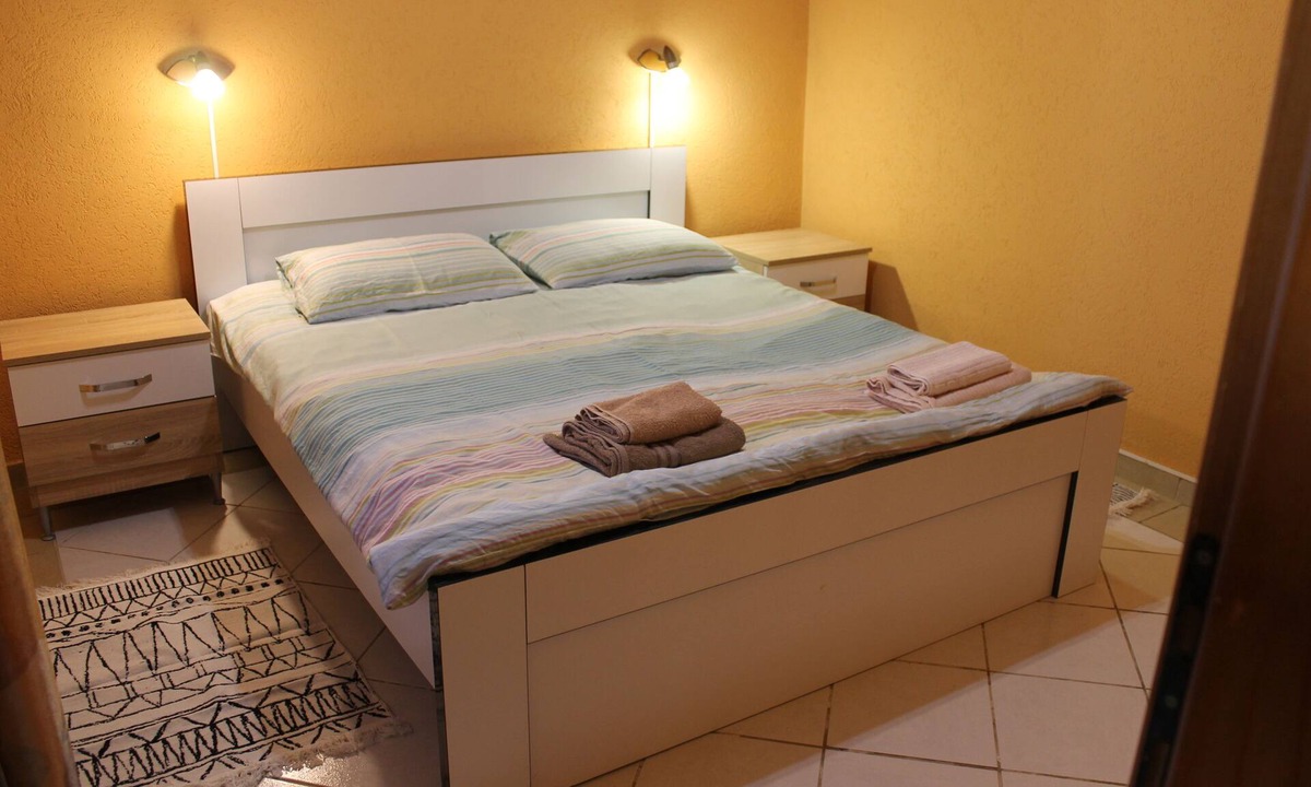 Burtaisi Apartment | Апартаменты Jasmine находятся в Баре, в 1.8 км от пляжа Тополица.