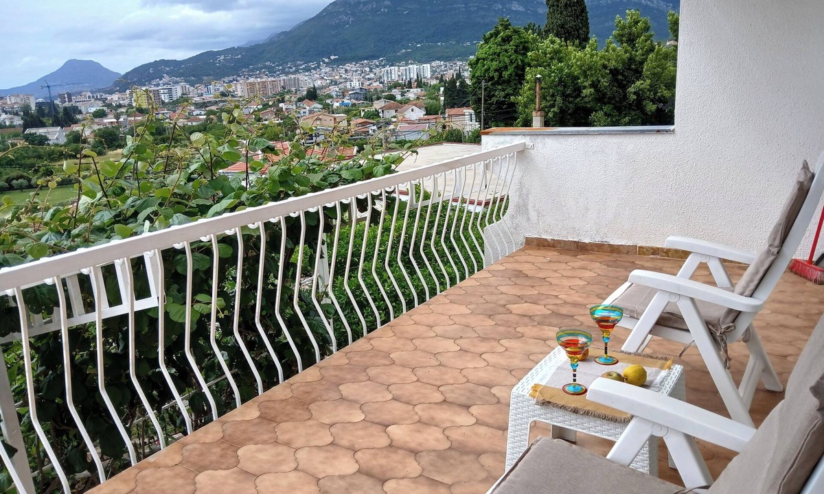 Burtaisi Villa | 140m2 two-bedroom apartment w/3 balconies, gym & private garage