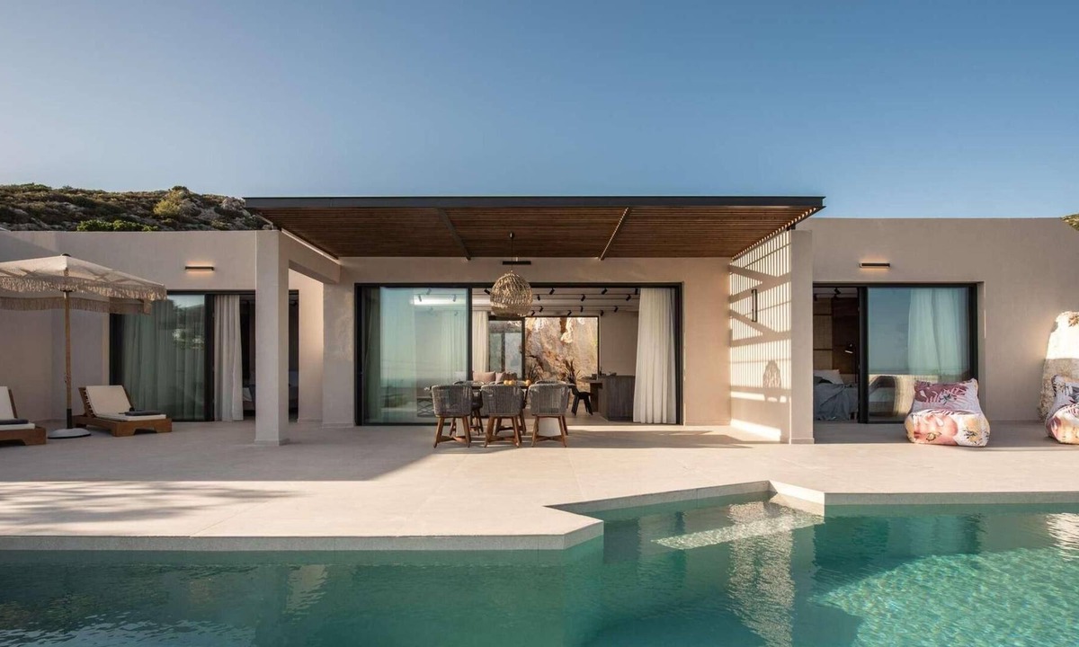 Agia Marina Villa | 2 bed luxury villa with sea views