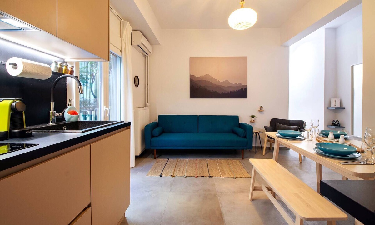 Petralona Apartment | 2 Bedroom Apt Secret Garden In The Of Athens
