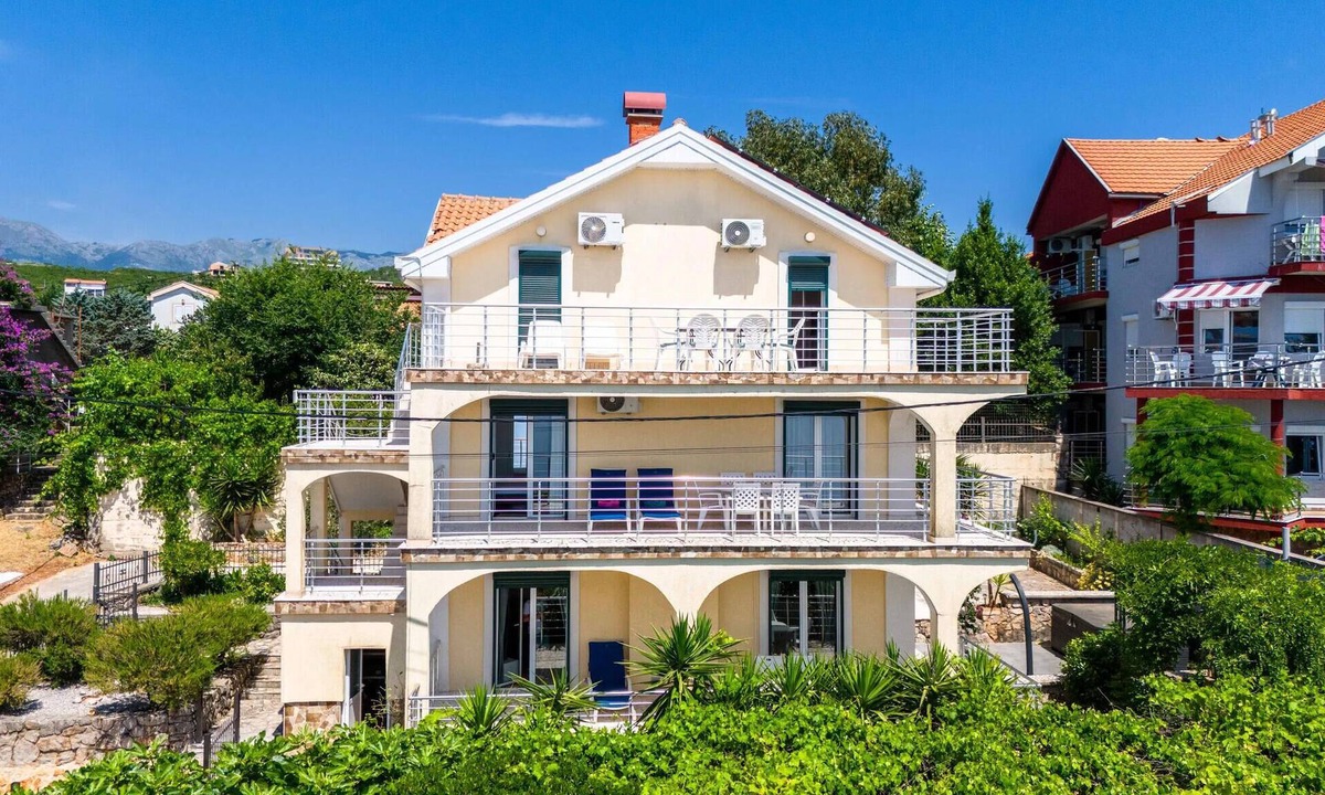 Krimovica Apartment | 2 bedroom awesome apartment in Kotor