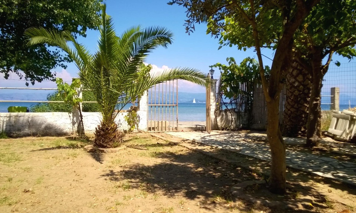 Kavos Apartment | 2 cute sea view Studios X 2 on the beach in Corfu