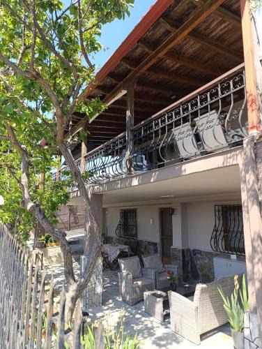 Nea Iraklia House | "2steps from the BEACH"