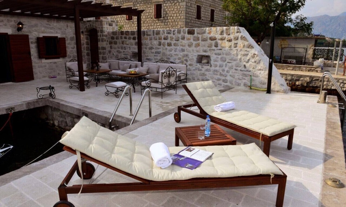 Kotor Villa | 3 Bedroom House on Sea