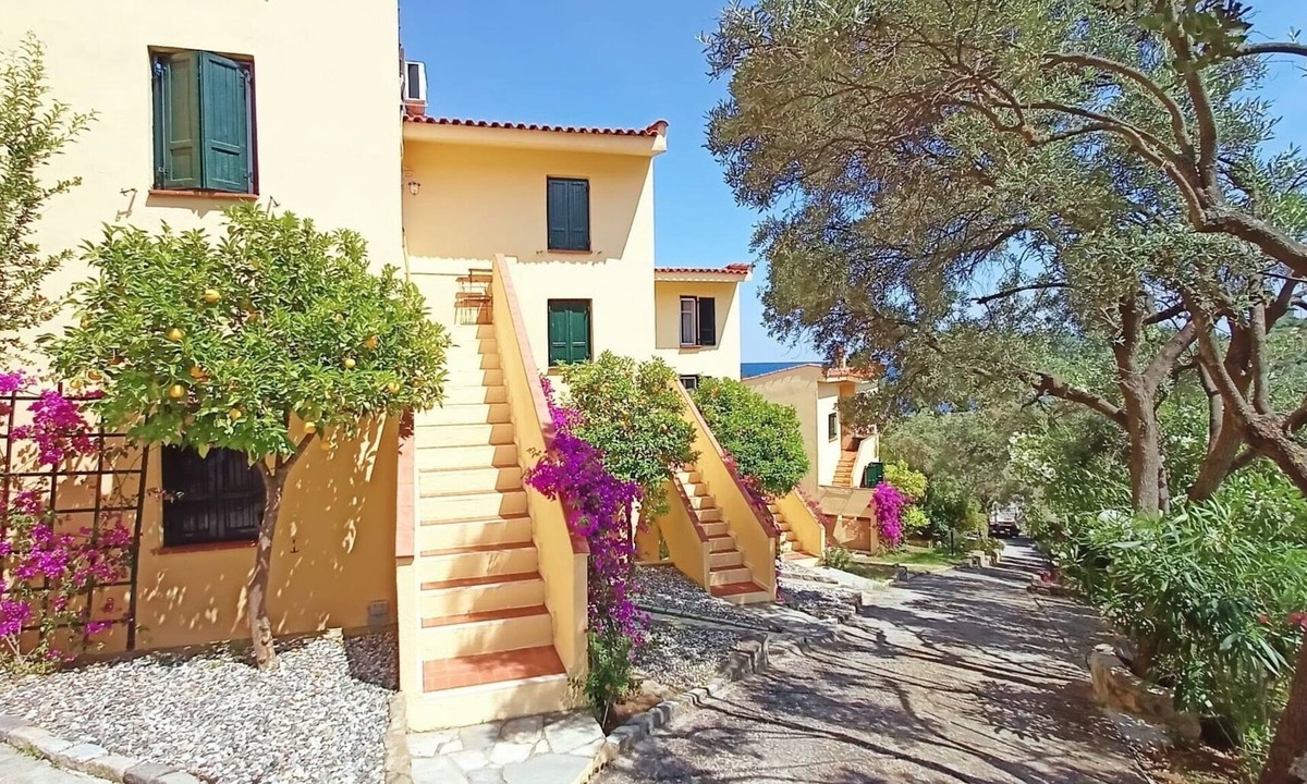 Sithonia Apartment | 3 minutes from the private beach Family-friendly apartments with sea views