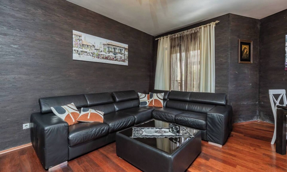 Dobrota Apartment | 3BR Apartment with Free Pool and Parking Dobrota