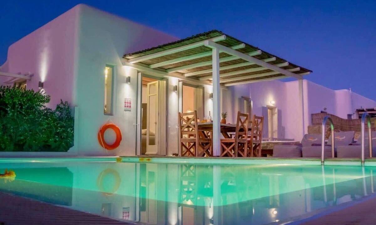 Kalafatis Villa | 3BR Mykonos Villa Walk to Kalafatis Beach & Pool
