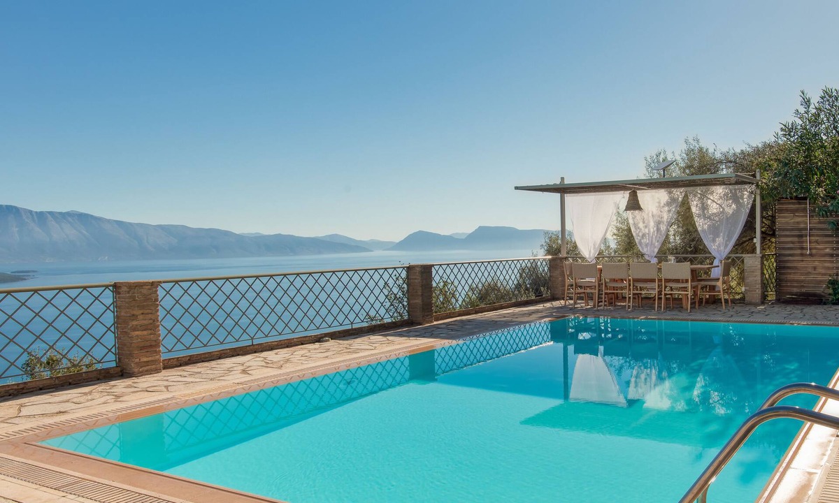 Spanokhorion Villa | 4 bedroom/6 bathr Villa/private pool/breathtaking sea views/6mins from beach