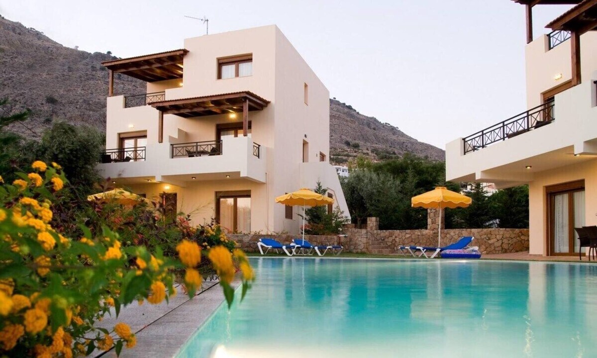 Pefkos House | 4BR Superior Villa with Jacuzzi & Pool