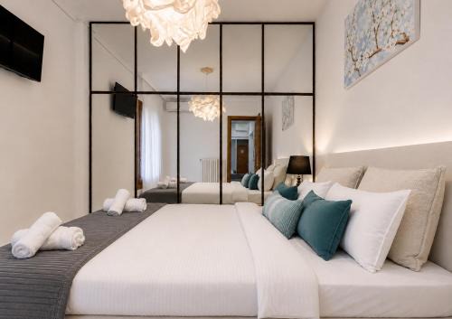 Charilaou Apartment | 95sqm - 10min center - 2 bedrooms -2AirCo - Gas heating - 3 SmartTvs - 2nd floor - Optical fiber