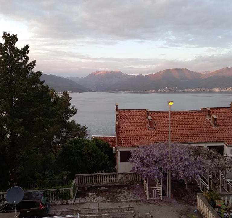 Krasici House | A chilled room in Krasici, Tivat