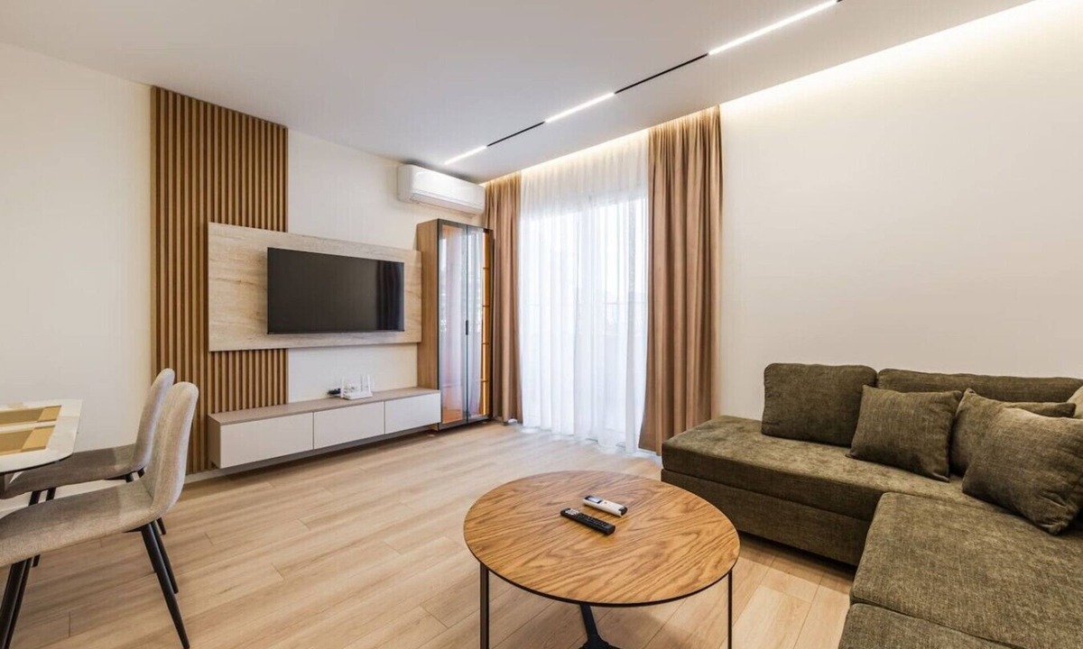 Vlore Apartment | A&H Azure Apartaments | 1BR by PikHost