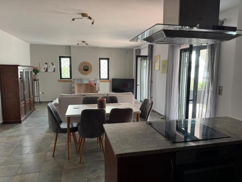 Rafina-Pikermi Apartment | A little paradise