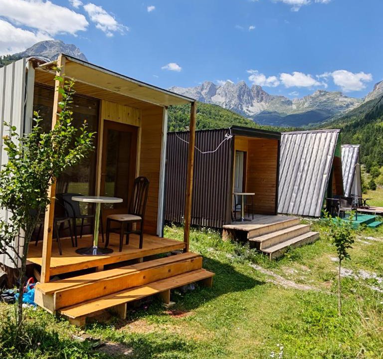 Valbone House | Aarmeli guest house