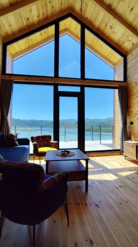 Karuc House | Above the Lake