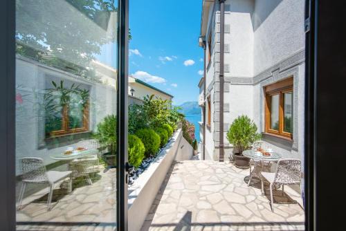 Krasici Apartment | Adriatic Tivat Bay Apart