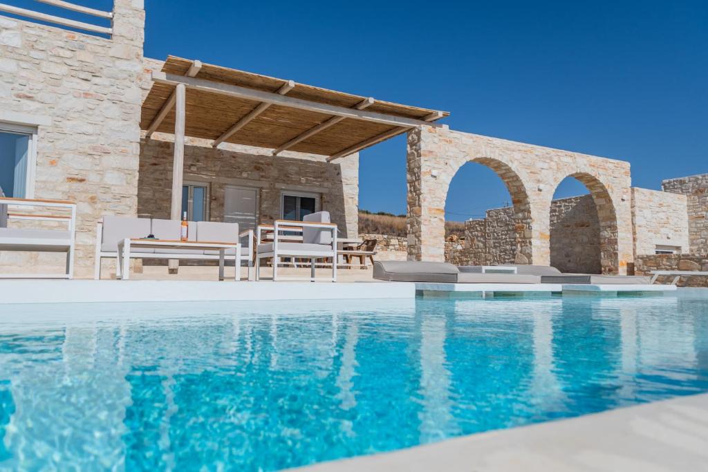 Piso Livadi Villa | Aegean Feelings