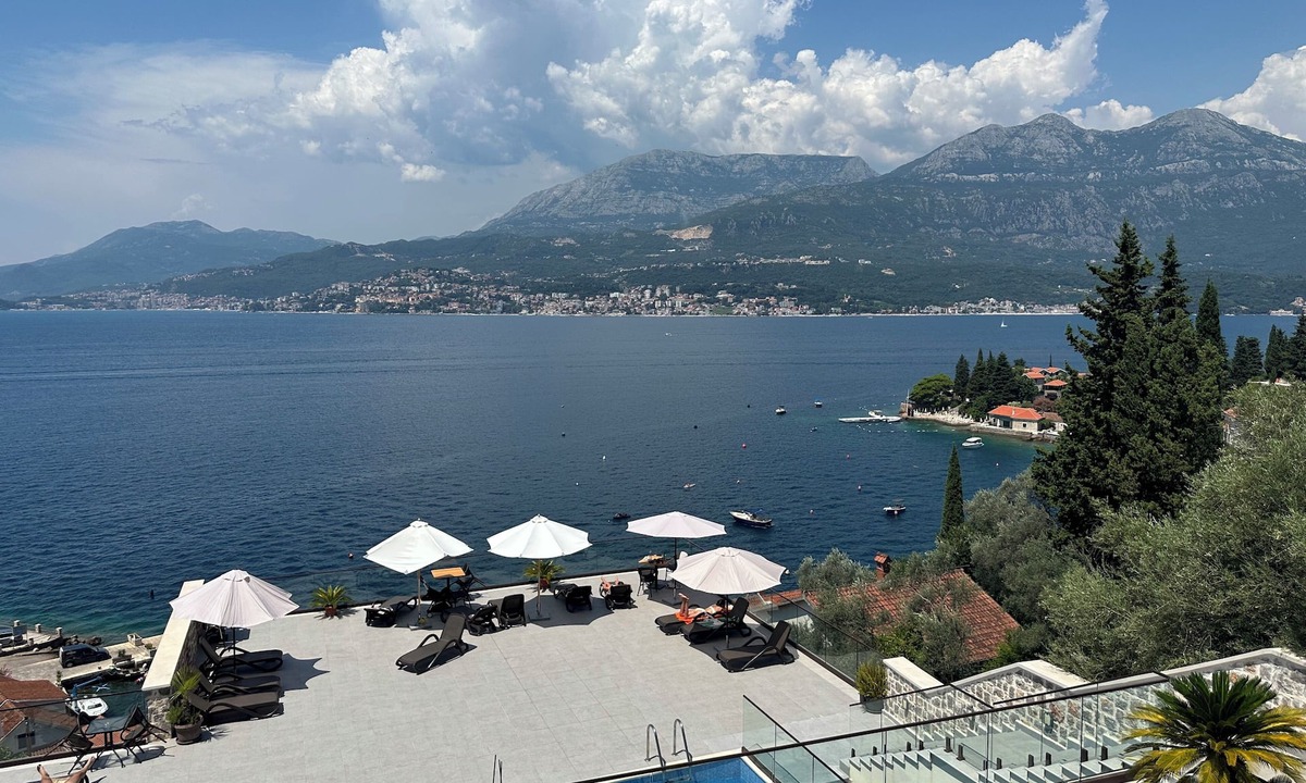 Rose Hotel | Agape Rose