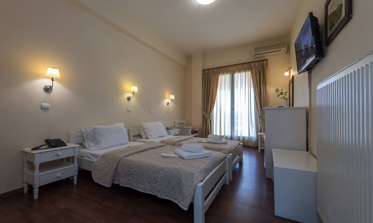 Agios Andreas Hotel | Akroyali Hotel & Villas