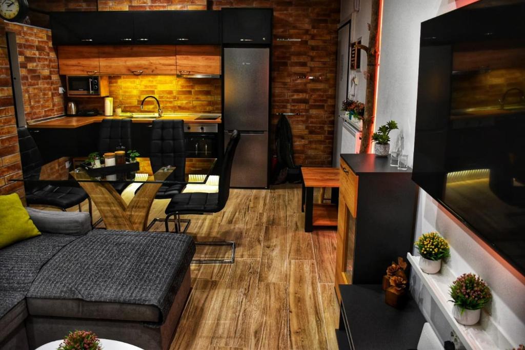 Serres Apartment | Alexander apartment serres