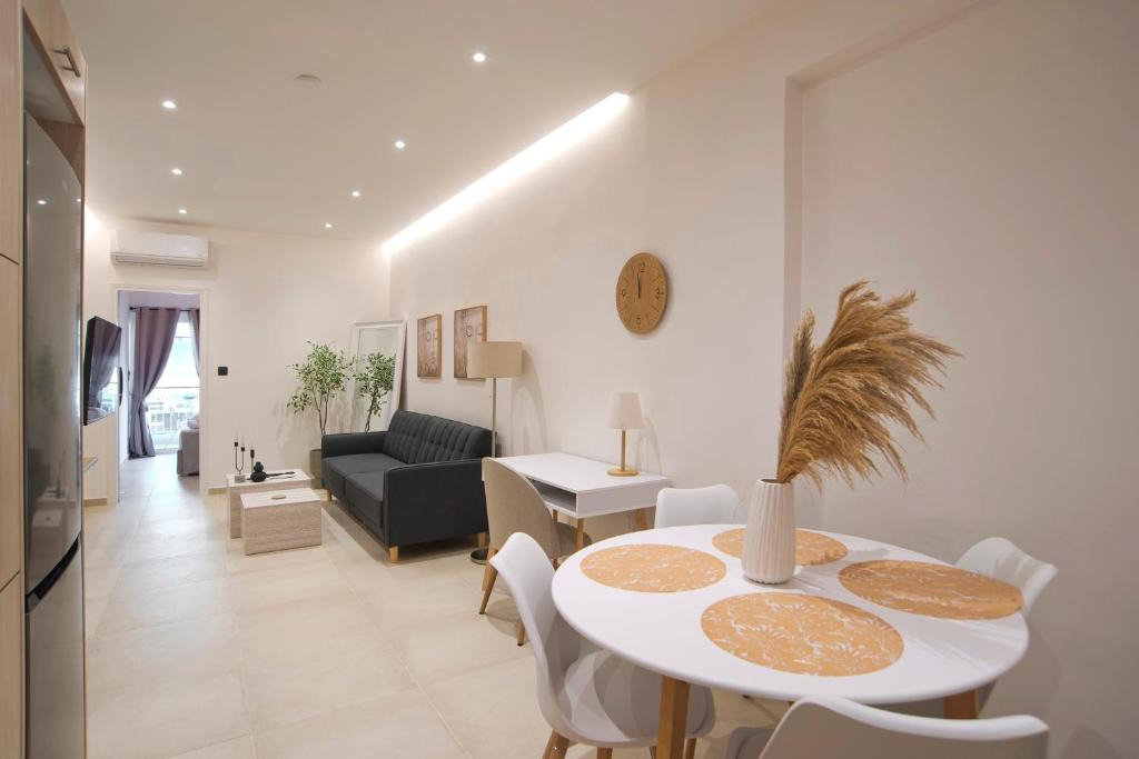 Athens Apartment | ALIKI Reno 2BR Apart Athens Ambelokipi Metro