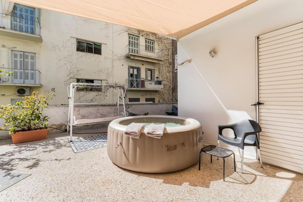 Makrigianni Apartment | Amazing 3BDR Apt with Unique Roof Garden in Plaka