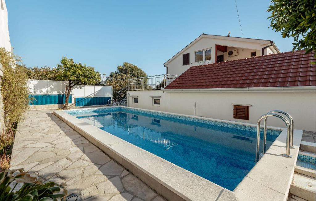 Topla Apartment | Amazing Apartment In Herceg Novi With Kitchen