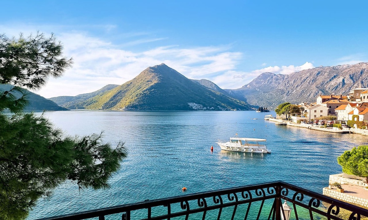 Perast Apartment | Amazing panoramic view of Perast – 1 min from sea
