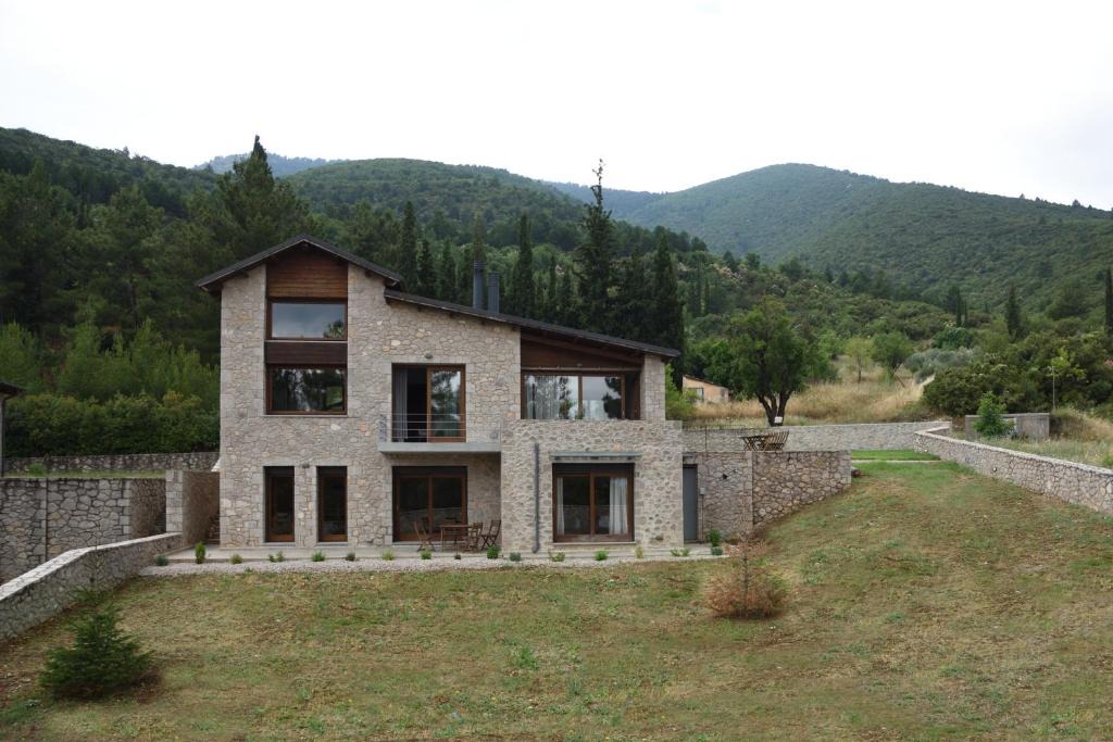 Amfikleia-Elateia Apartment | Amfikleia Home by Relax in Greece