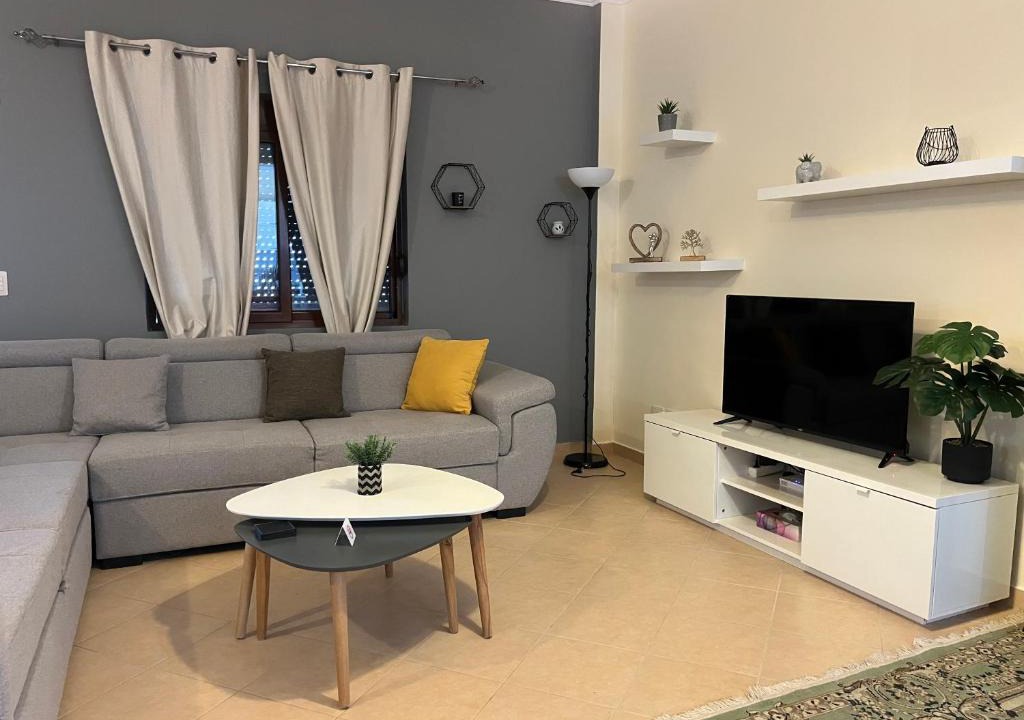 Sarande Apartment | Andrew's place