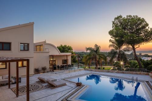 Akrotiri Villa | Angels Villa - 8-Bedroom Estate Ideal for Groups & Families by etouri