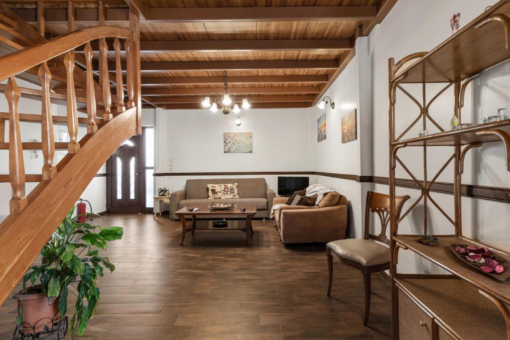 Aigaleo Apartment | Angi&George house