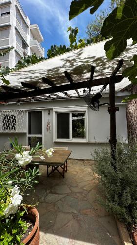 Palaio Faliro Apartment | Antonis's Garden House