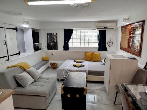 Skaljari Apartment | Apartman Art