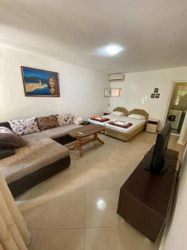 Babin do Apartment | Apartman Radenovic