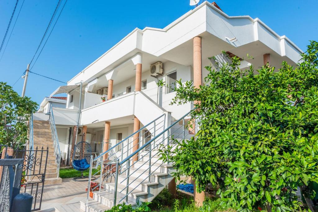 Bregvija House | Apartmani Medovic