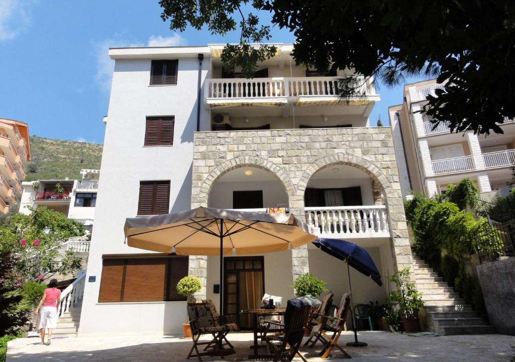 Petrovac Apartment | Apartmani Novakovic