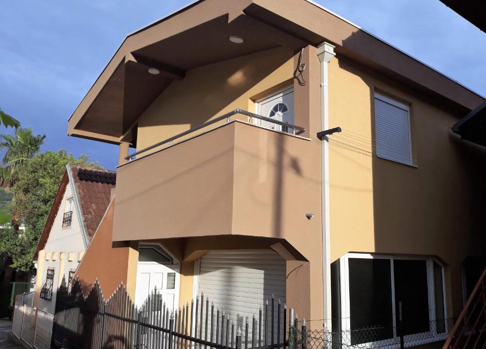 Sutomore House | Apartmani "Ravić"