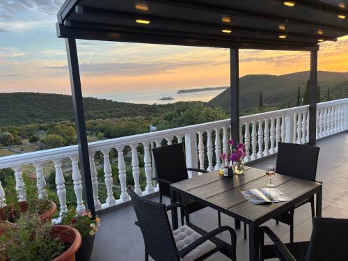 Lustica Apartment | Apartmani Suzanna, apartman b