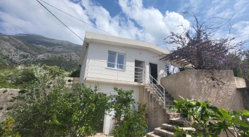 Sutomore Apartment | Apartmans White perl