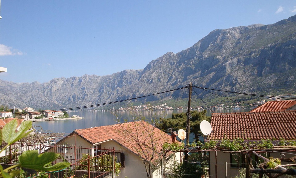 Prcanj Apartment | Apartment 1 minute walk from the beach