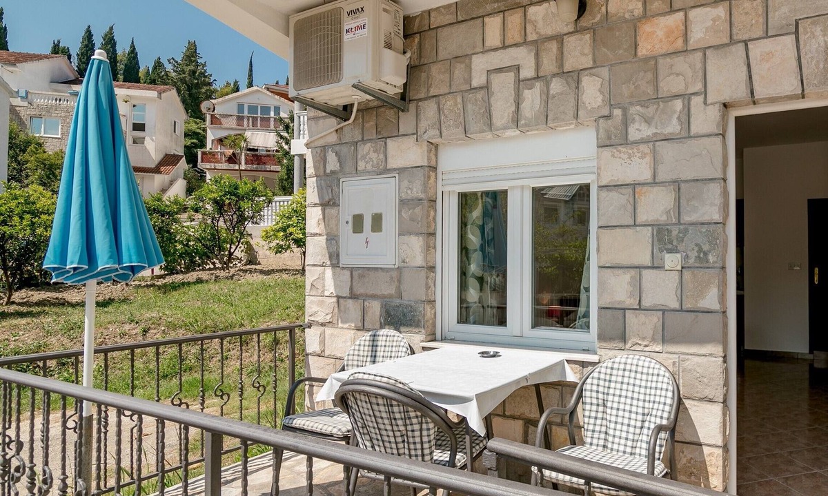 Igalo Apartment | Apartment Bonaca studio with balcony