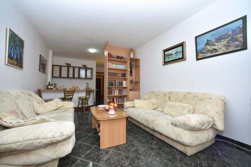Sveti Stefan Apartment | Apartment Donald