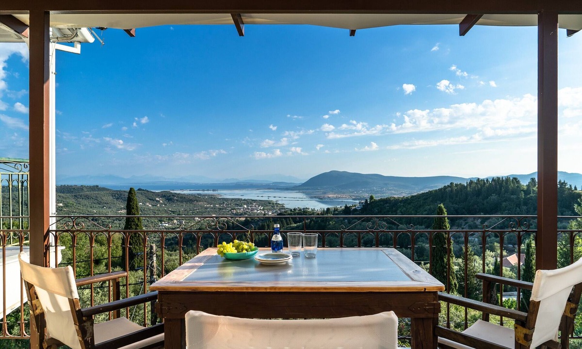 Katouna Apartment | Apartment 'Gardenia' with Sea View, Wi-Fi and Air Conditioning