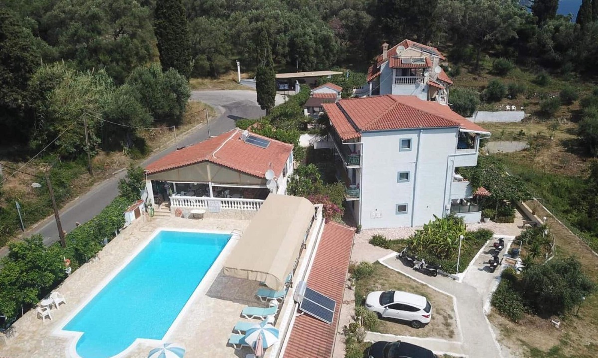Dafnata Apartment | Apartment in Mpenitses with shared pool