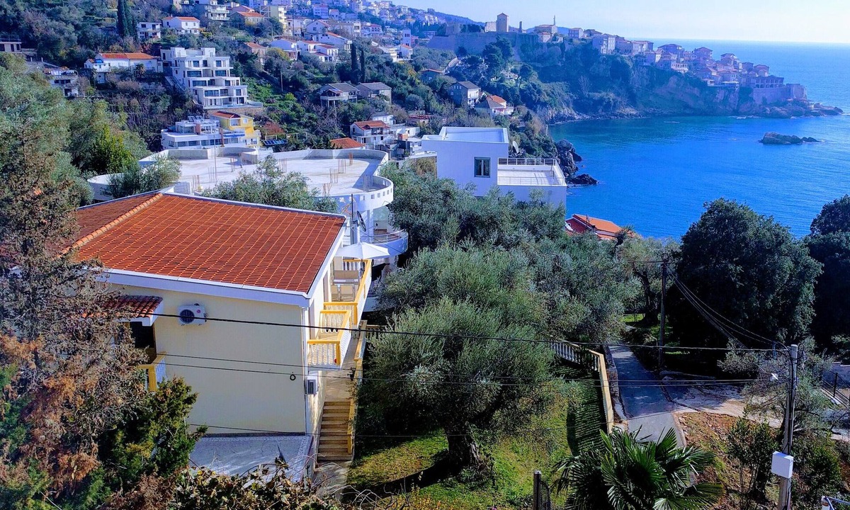 Ulcinj Apartment | Apartment in peaceful place with sea view