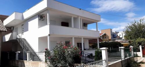 Bregvija Apartment | Apartment Leana