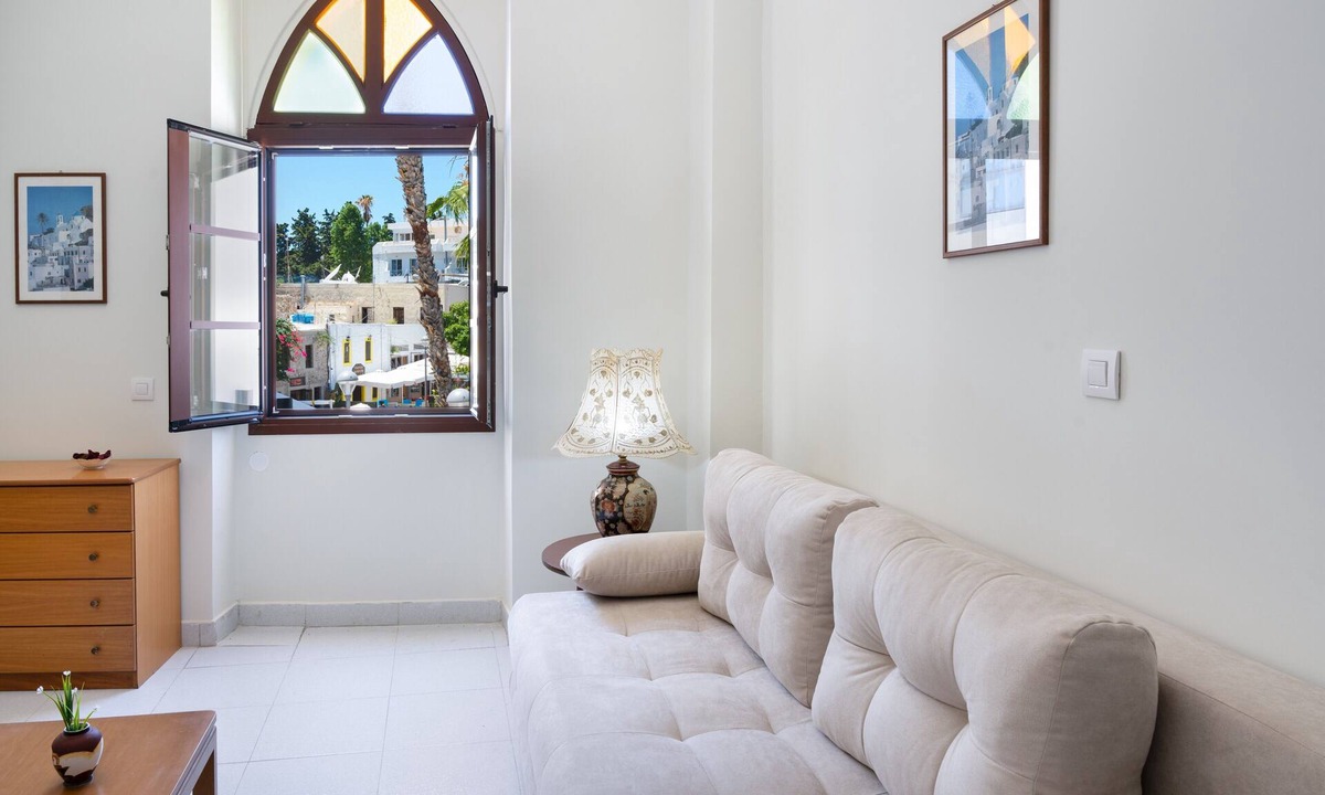 Kos Town Apartment | Apartment 'Port House' with Sea View, Wi-Fi and Air Conditioning